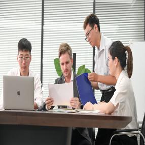 Έχουμε μια ισχυρή ομάδα Ε & Α, και μπορούμε να αναπτύξουμε και να παράγουμε προϊόντα σύμφωνα με....